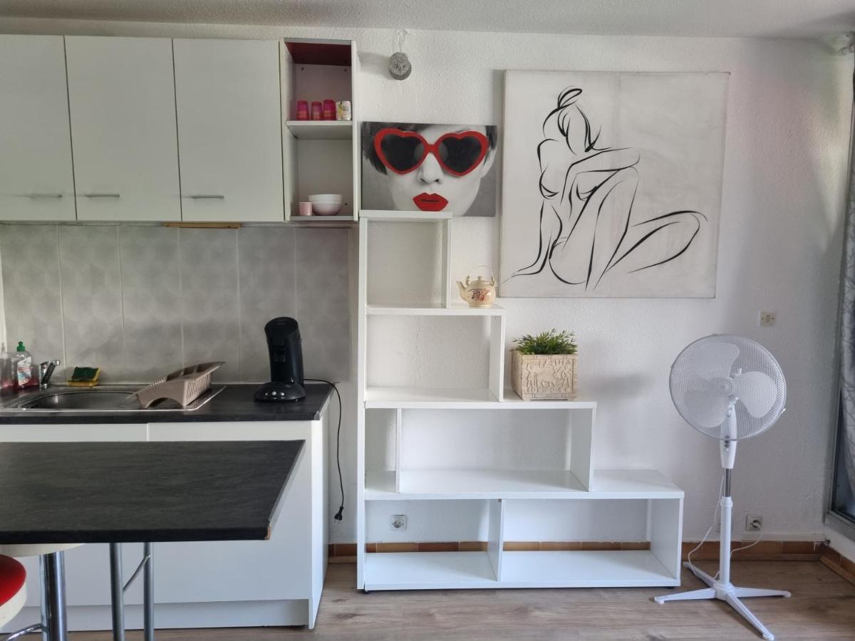 Апартаменты Ideal Vacances Petit Budget Ла-Гранд-Мот Экстерьер фото
